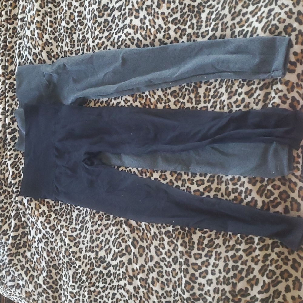 2 pair of Warner's blissful benefits Hoisery